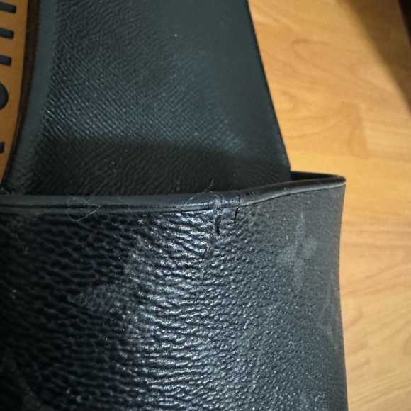 Louis Vuitton Slides (DAMAGED) - Picture 7 of 8